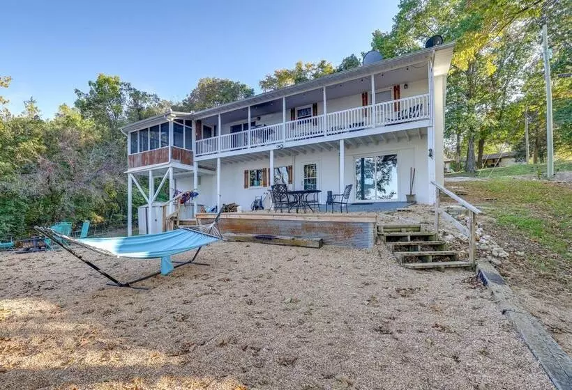 Lakefront Gem W/ Screened Porch + Game Room!