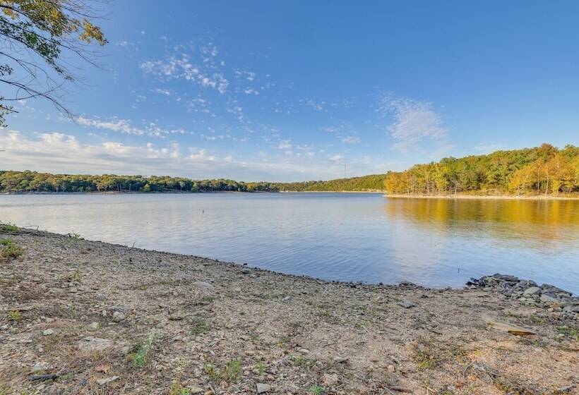 Lakefront Gem W/ Screened Porch + Game Room!