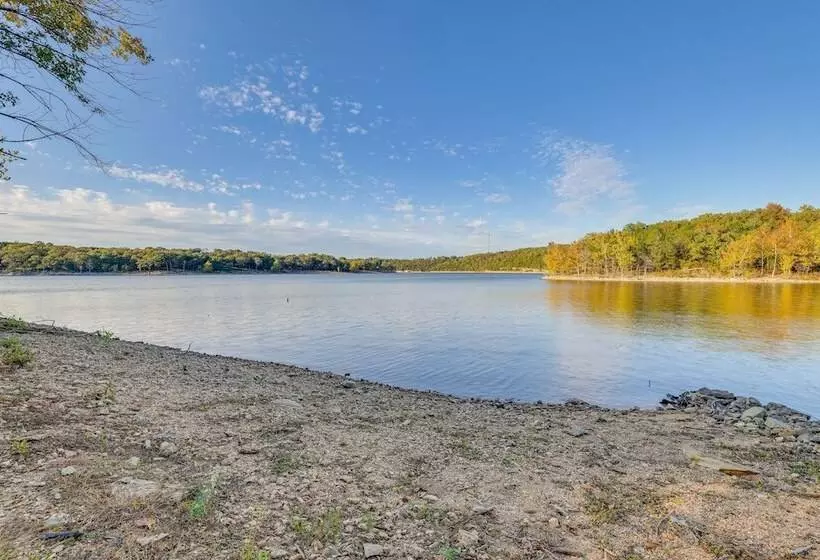 Lakefront Gem W/ Screened Porch + Game Room!