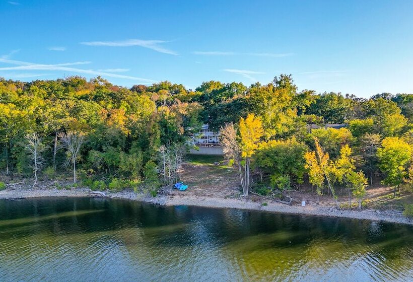 Lakefront Gem W/ Screened Porch + Game Room!