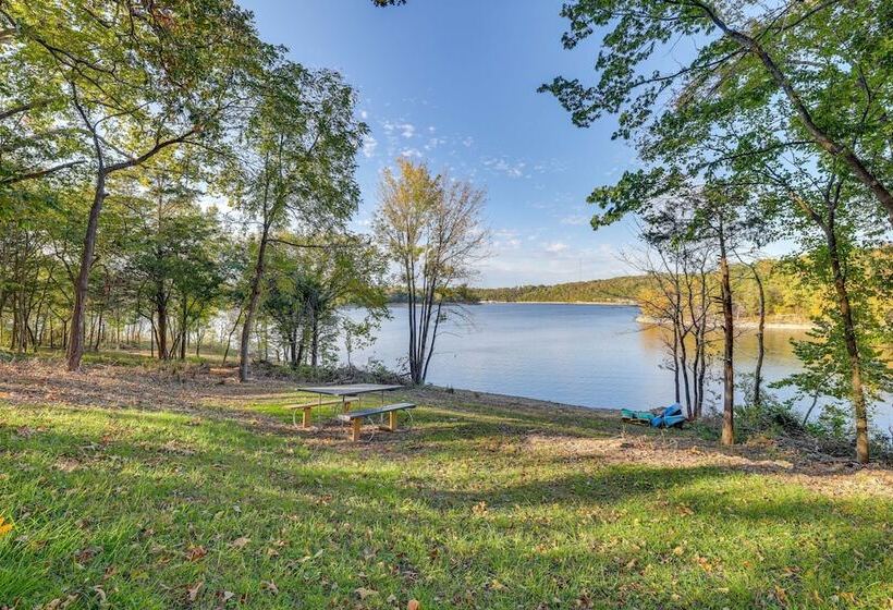 Lakefront Gem W/ Screened Porch + Game Room!