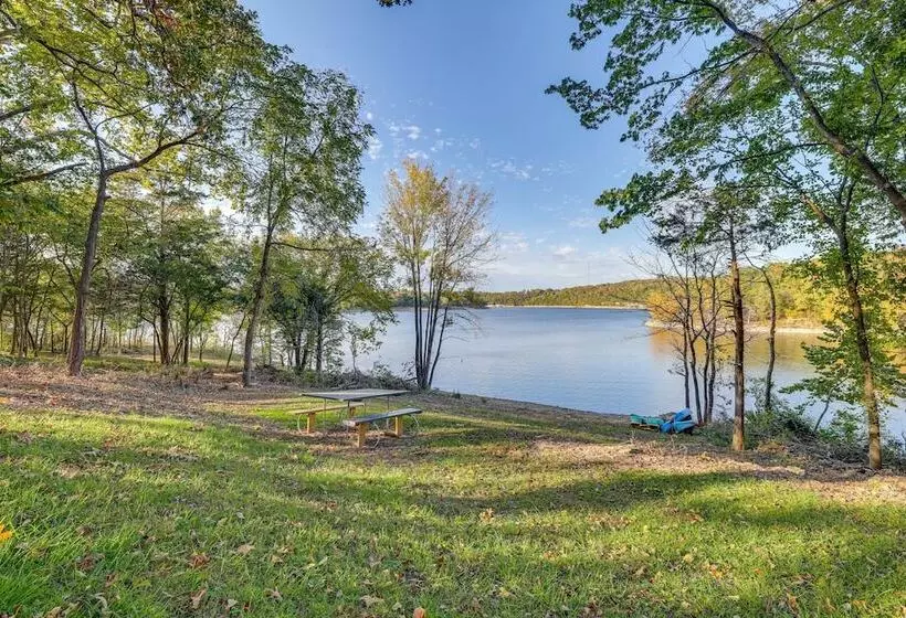 Lakefront Gem W/ Screened Porch + Game Room!
