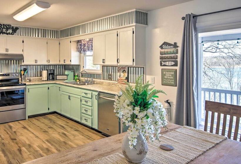 Lakefront Gem W/ Screened Porch + Game Room!