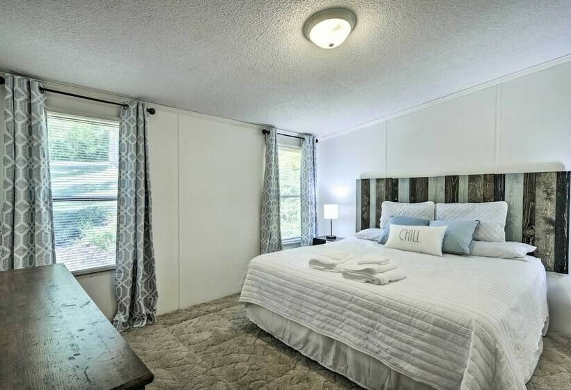 Lakefront Semora Cabin With Dock & Furnished Deck