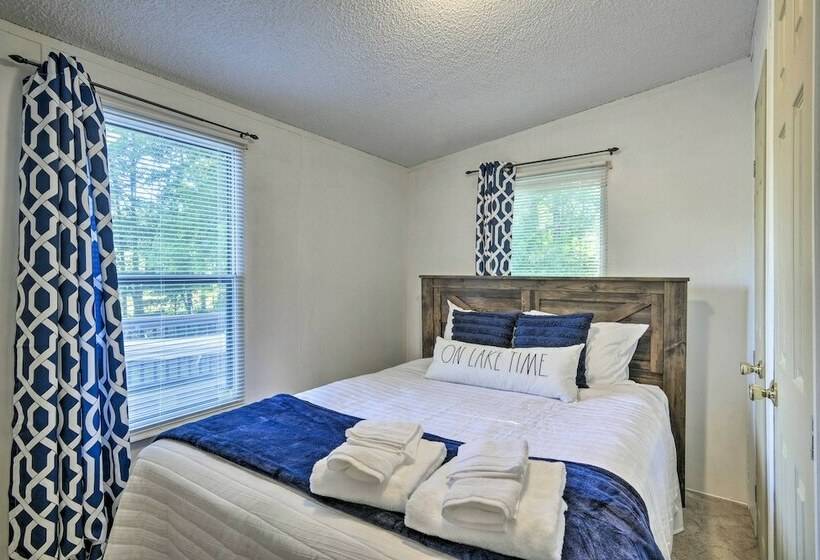 Lakefront Semora Cabin With Dock & Furnished Deck