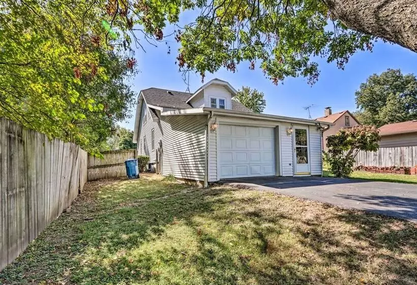 Lovely Lebanon Home: 13 Mi To Bennett Springs