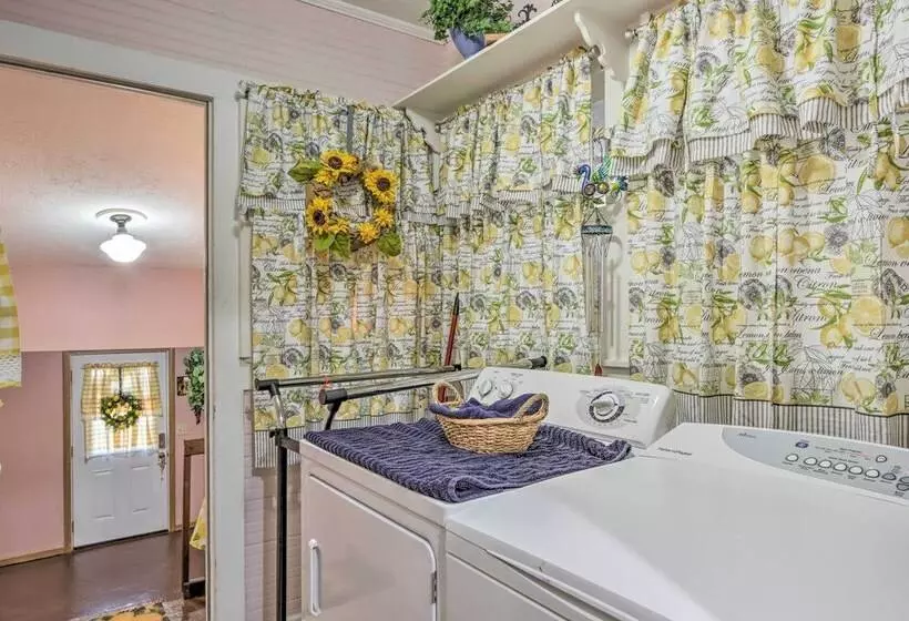 Lovely Lebanon Home: 13 Mi To Bennett Springs