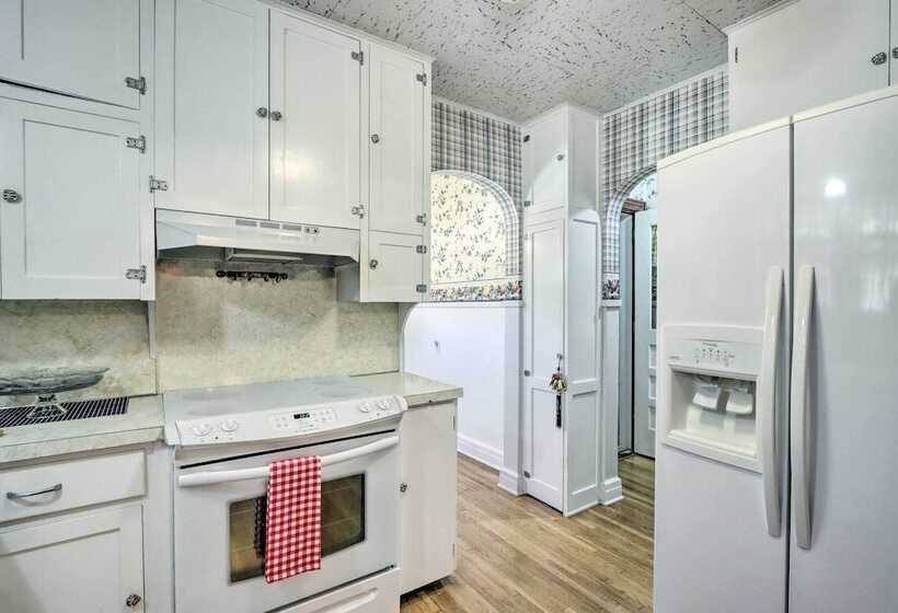 Lovely Lebanon Home: 13 Mi To Bennett Springs