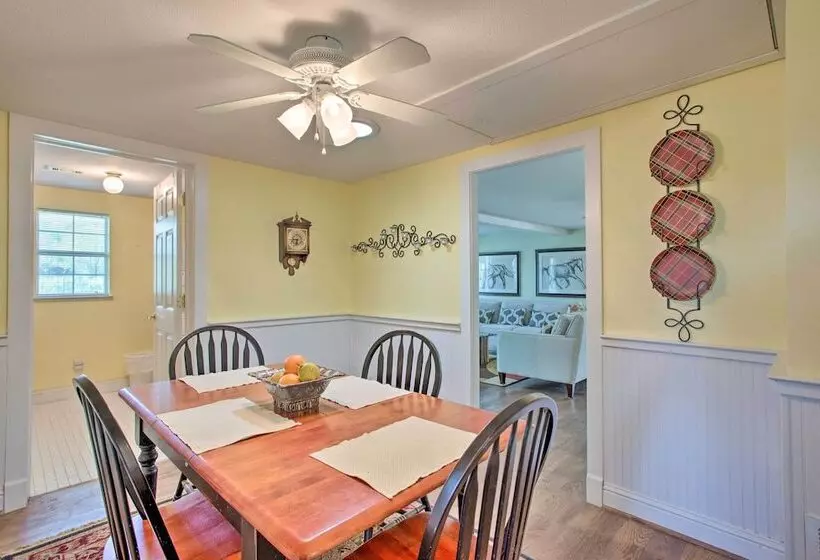 Lovely Pottsboro Home W/ Patio & Fire Pits!