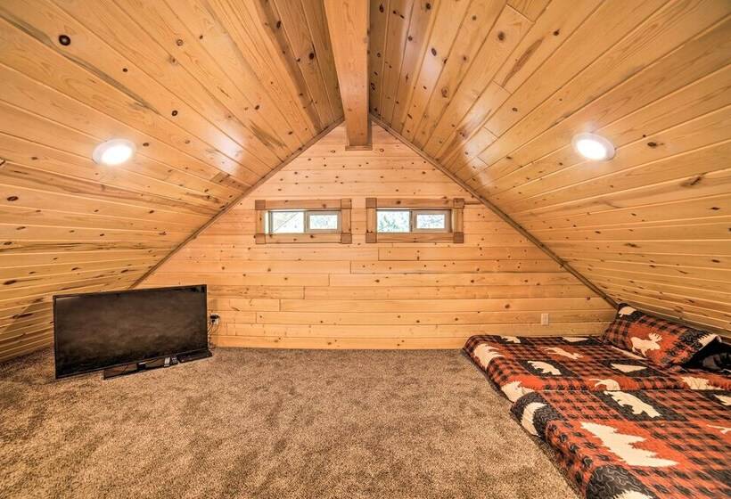 Luxe Island Park Cabin W/ National Forest Views!