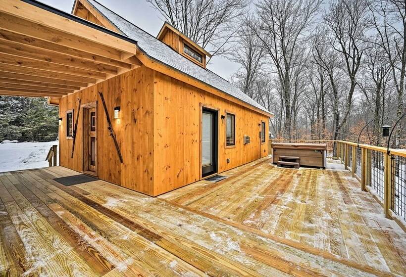 Newly Built Cabin W/ Hot Tub 16 Mi To Stowe Mtn!