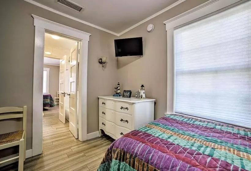 Ocean View Home   Walk To Avalon City Center!
