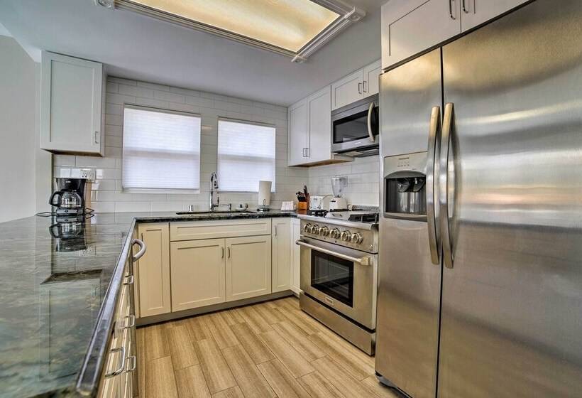 Ocean View Home   Walk To Avalon City Center!