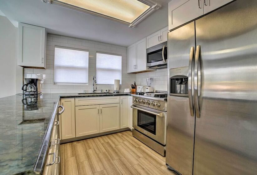 Ocean View Home   Walk To Avalon City Center!