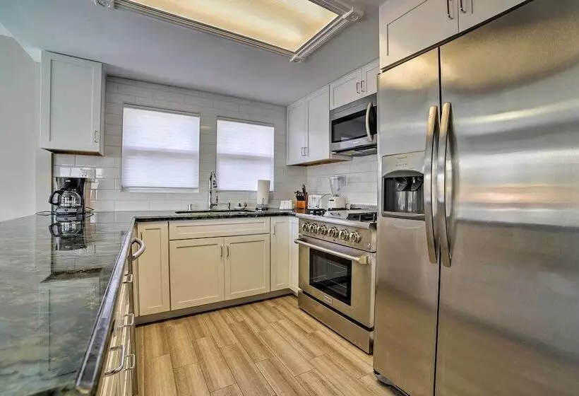 Ocean View Home   Walk To Avalon City Center!