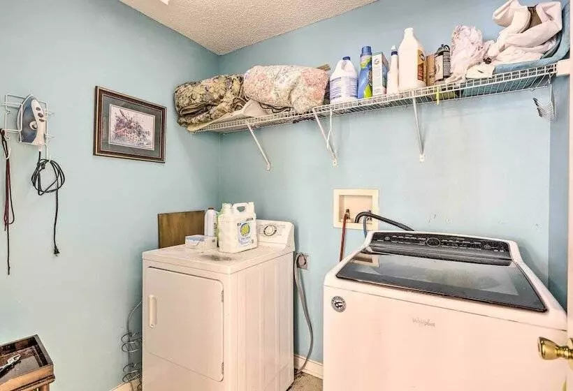 Orlando Home W/ Private Yard + Patio!