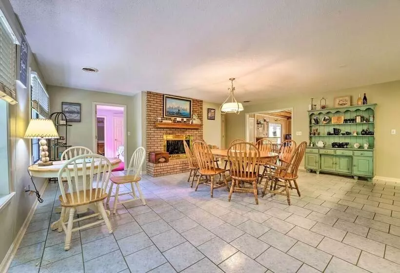 Oxford Home With Hot Tub, 10 Mi To Ole Miss