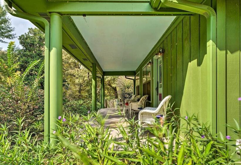 Oxford Home With Hot Tub, 10 Mi To Ole Miss