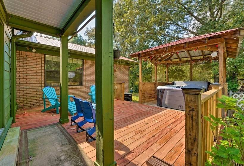 Oxford Home With Hot Tub, 10 Mi To Ole Miss
