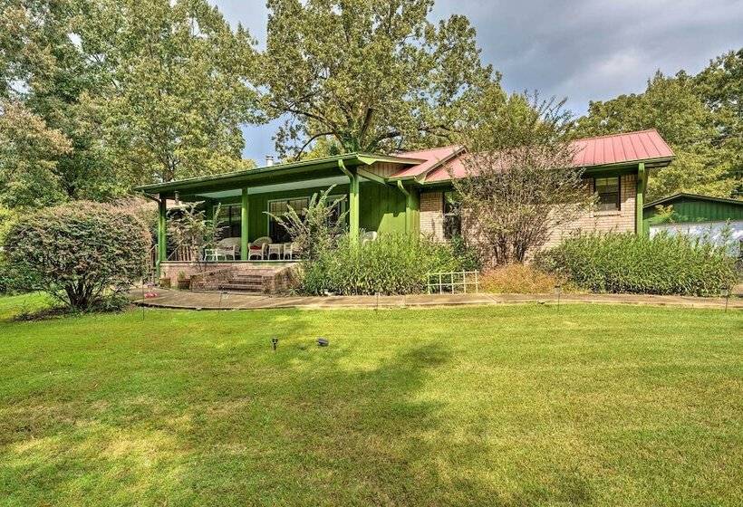 Oxford Home With Hot Tub, 10 Mi To Ole Miss