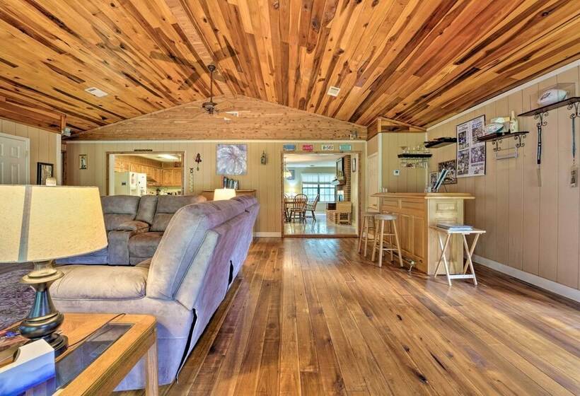 Oxford Home With Hot Tub, 10 Mi To Ole Miss