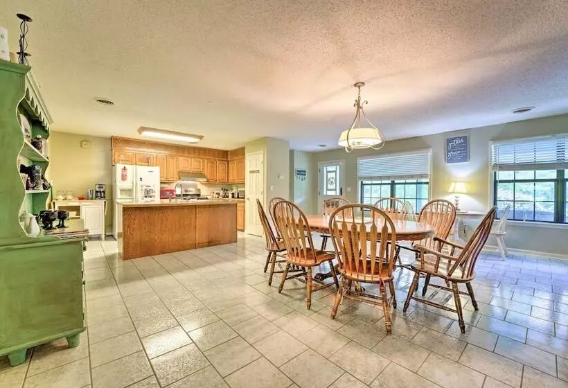 Oxford Home With Hot Tub, 10 Mi To Ole Miss