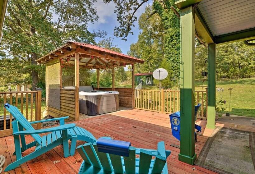 Oxford Home With Hot Tub, 10 Mi To Ole Miss