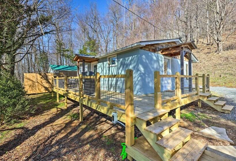 Peaceful Cottage W/ Views   Pets Welcome!