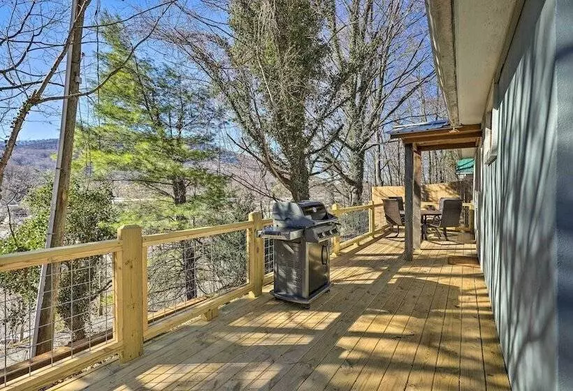 Peaceful Cottage W/ Views   Pets Welcome!