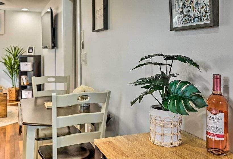 Peaceful Cottage W/ Views   Pets Welcome!