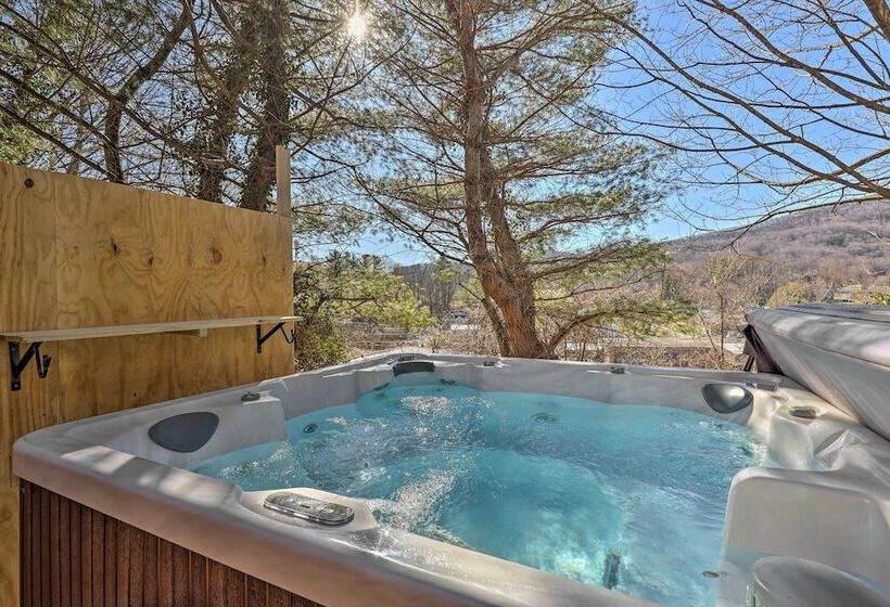 Peaceful Cottage W/ Views   Pets Welcome!