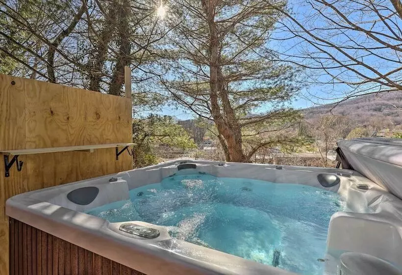 Peaceful Cottage W/ Views   Pets Welcome!