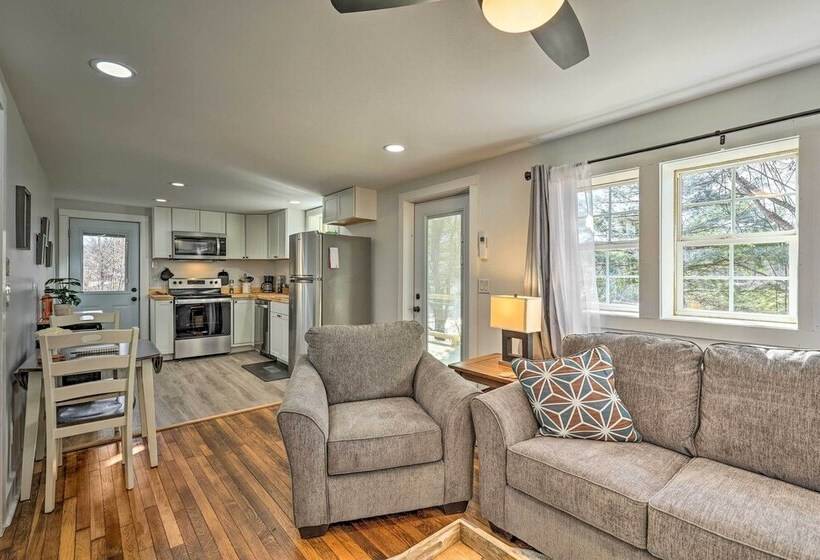 Peaceful Cottage W/ Views   Pets Welcome!