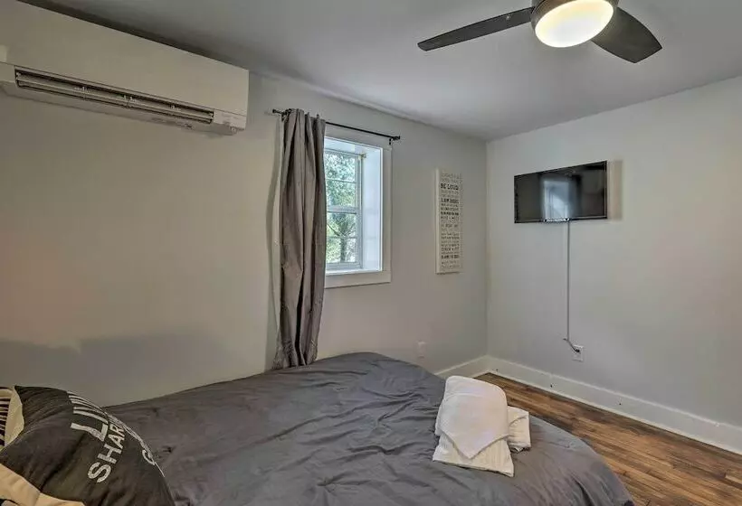 Peaceful Cottage W/ Views   Pets Welcome!