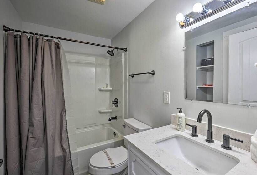 Peaceful Cottage W/ Views   Pets Welcome!