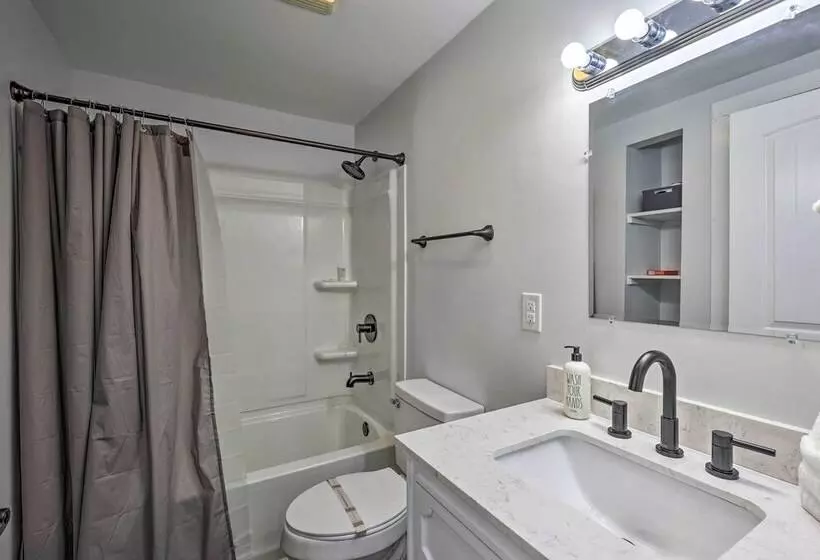 Peaceful Cottage W/ Views   Pets Welcome!