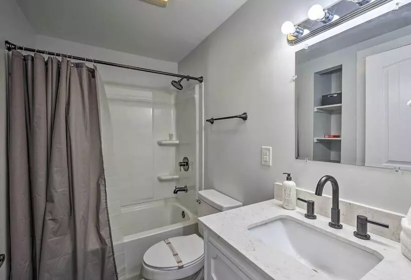 Peaceful Cottage W/ Views   Pets Welcome!