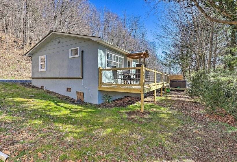 Peaceful Cottage W/ Views   Pets Welcome!