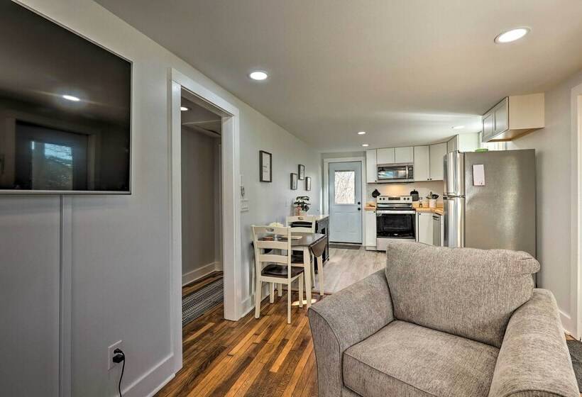 Peaceful Cottage W/ Views   Pets Welcome!