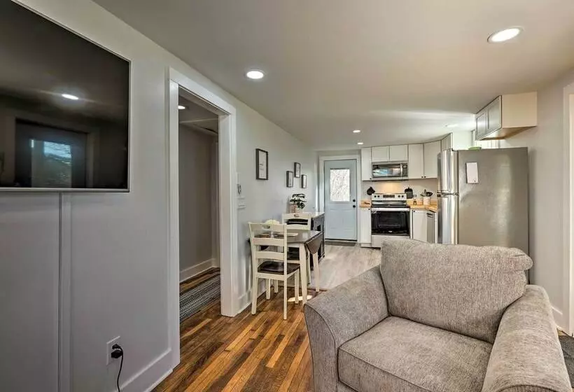 Peaceful Cottage W/ Views   Pets Welcome!