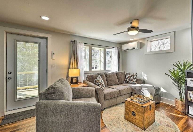 Peaceful Cottage W/ Views   Pets Welcome!