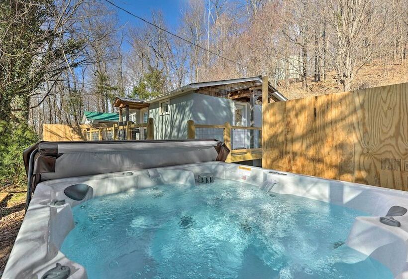 Peaceful Cottage W/ Views   Pets Welcome!