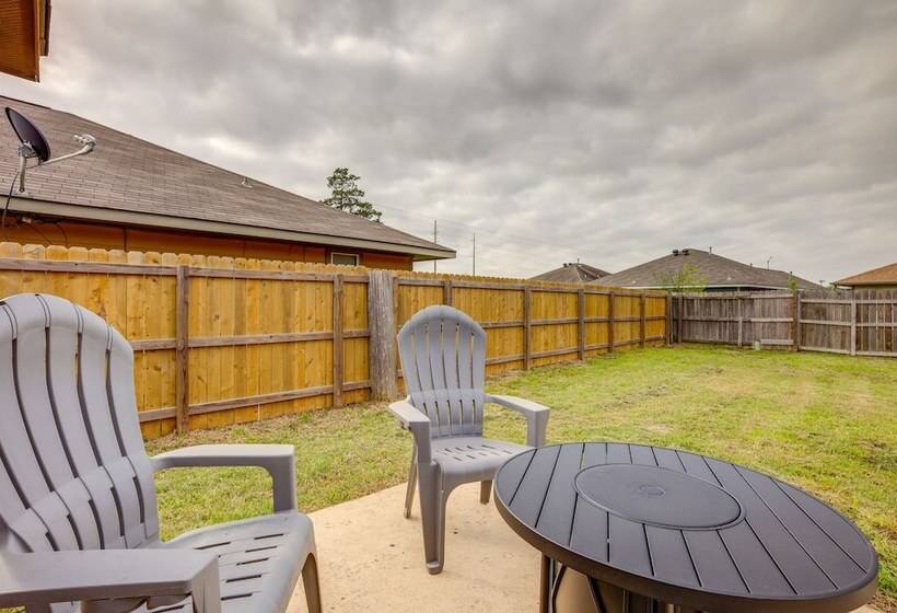 Pet Friendly Texas Retreat W/ Fenced In Yard!