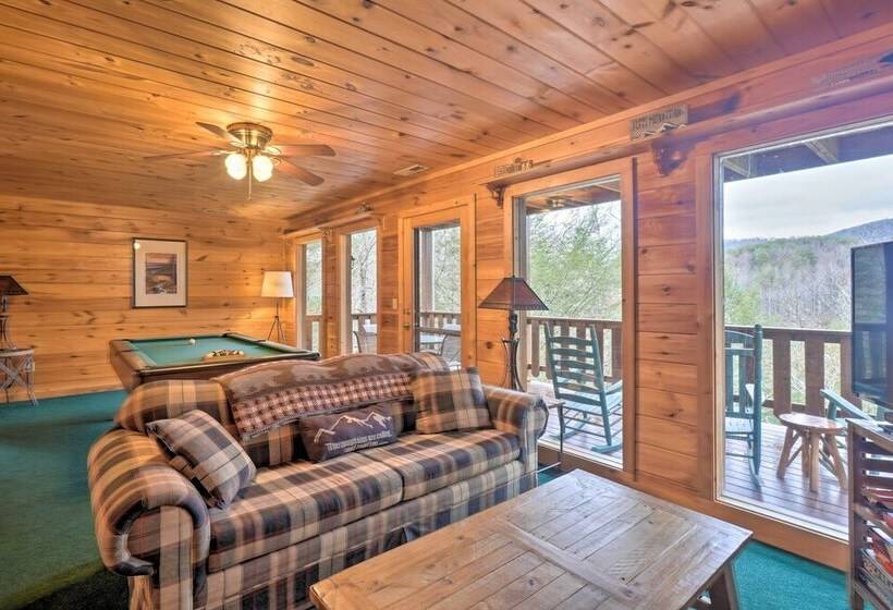 Quaint Sevierville Cabin W/ 2 Tier Deck & Hot Tub!