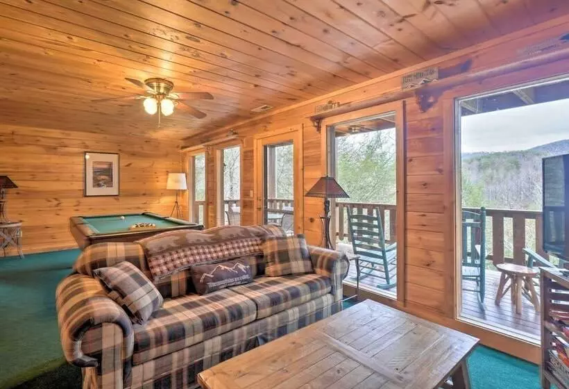 Quaint Sevierville Cabin W/ 2 Tier Deck & Hot Tub!