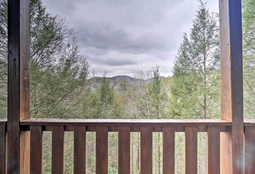 Quaint Sevierville Cabin W/ 2 Tier Deck & Hot Tub!