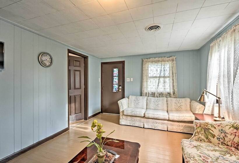 Remodeled Abingdon House W/ Spacious Yard!