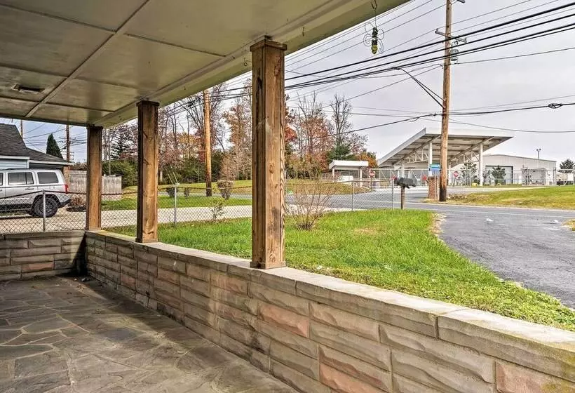 Remodeled Abingdon House W/ Spacious Yard!