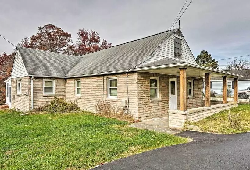 Remodeled Abingdon House W/ Spacious Yard!