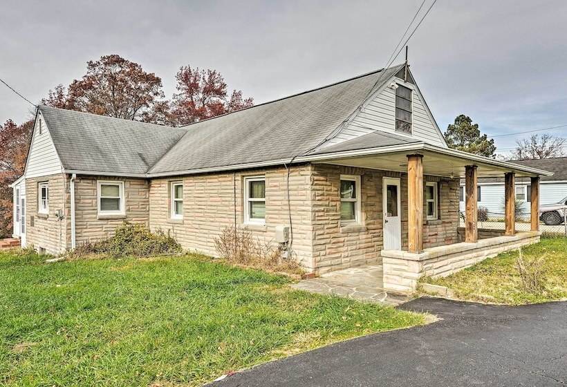 Remodeled Abingdon House W/ Spacious Yard!